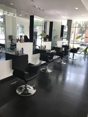 Salon Yuriy