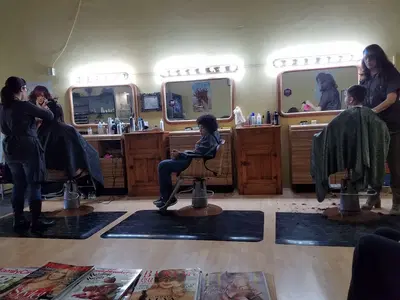 La Donna's Beauty salon