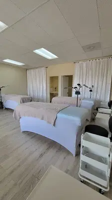 JR Beauty & Academy