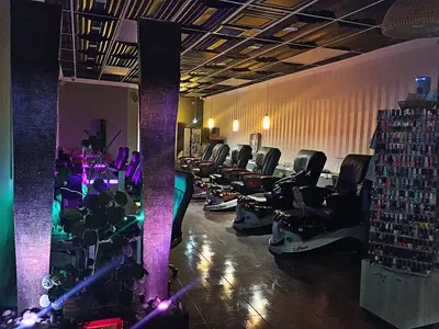 Oasis Nail Spa (Uptown)