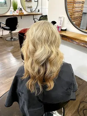 Rivi Salon Extensions and Lashes