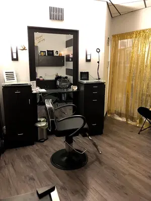 Salon Mirror Mirror
