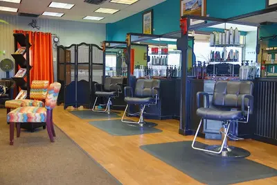 Molly's Salon