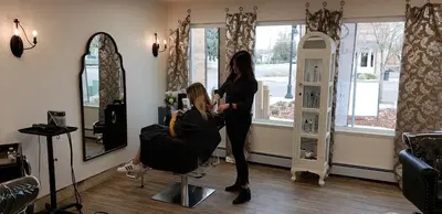 Jesi J Salon