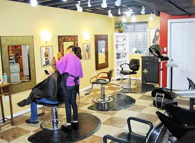 Isabella's Salon