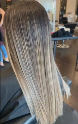 The Blonde Lounge