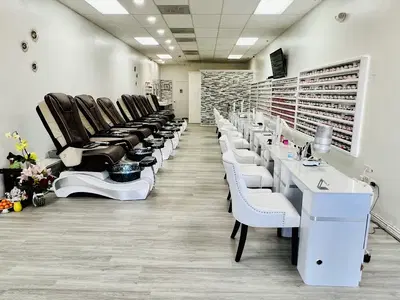 Pamper Nails & Lashes