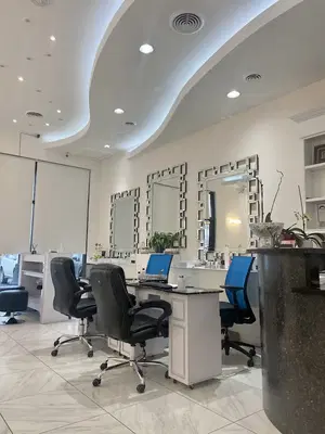 Fine Nails
