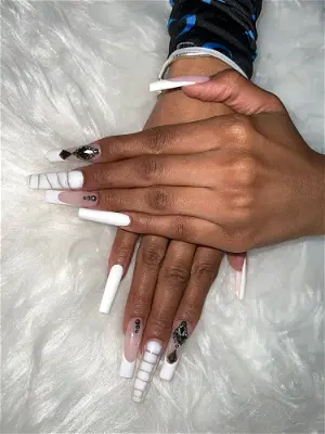 Central Nails