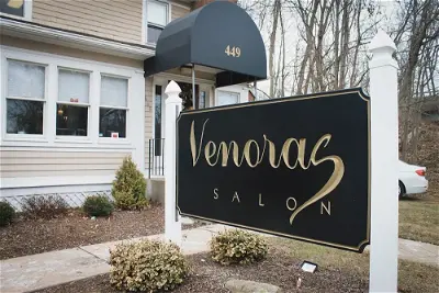 Venora's Salon