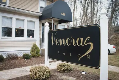 Venora's Salon
