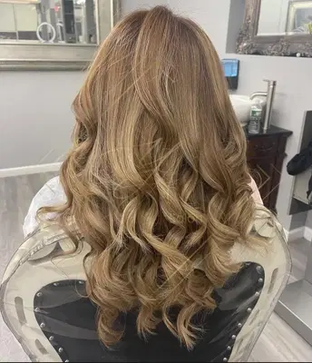 Yan Arango Salon