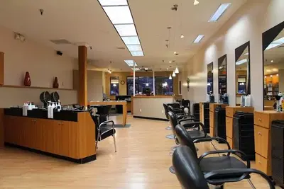 Michael Richards Salon
