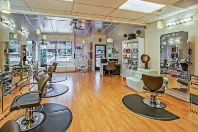 Royal Majesty Beauty Salon & Spa