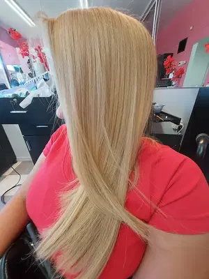 Blow Dry Haircut (Lubany's Beauty Salon)