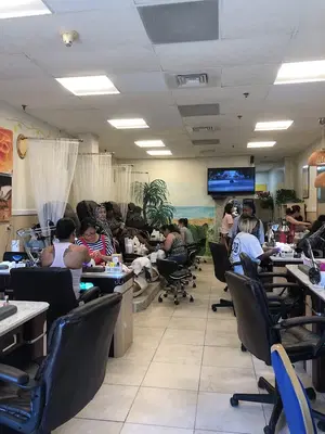 Tracey's Nails Salon