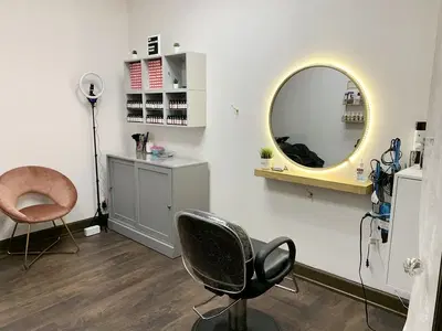 R Hair Studio
