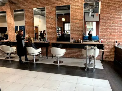 salon Kiklo, New Canaan