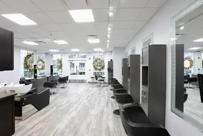 Julia’s Salon & Company