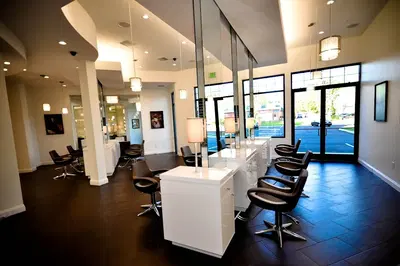 Sculptures Salons: Newington