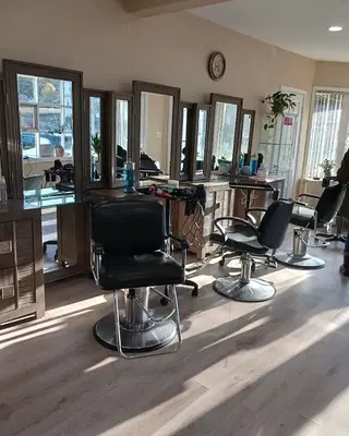 Nelly’s Palacio Beauty Salon