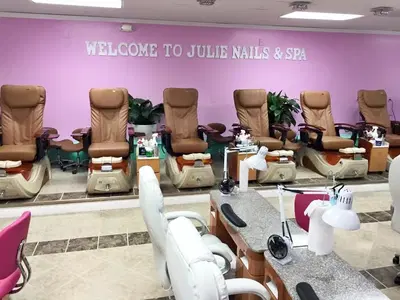 Julie Nails & Spa