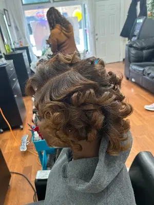 Dolce Blue Hair Salón Dominican Style