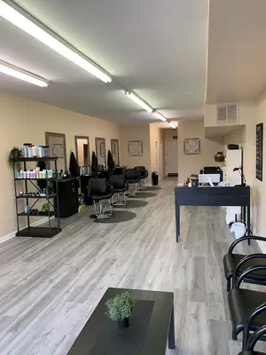 What's On Top Hair Studio