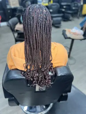 Ariane Salon And Barbershop