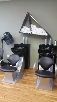 CHANEL'S ANGELS DOMI-RICAN BEAUTY SALON