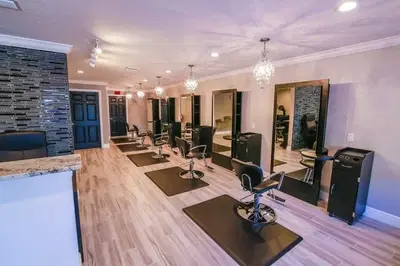 Lillian Salon