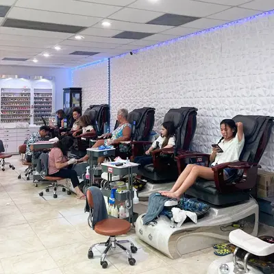 Sally Nails & Spa