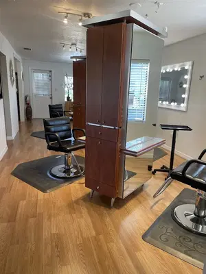 Aura Glow Salon And Spa