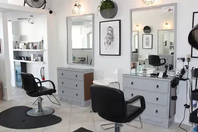 Elle Salon
