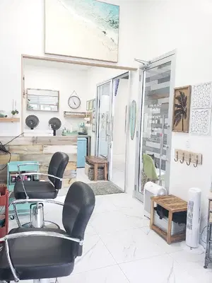 Mia Salon Suite