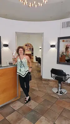 Paris Claire Salon