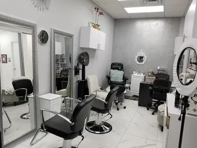 Mia Salon Suite