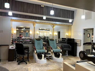The Red Scarlet Salon