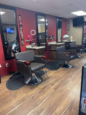 Doll House Of Tampa Salon & Studio