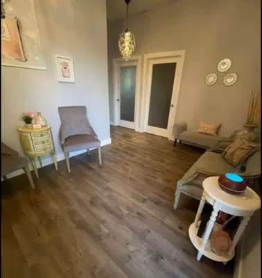 SIMPLY BE YOU TIFUL SALON STUDIOS