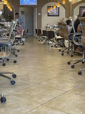 Lux Nail & Wax Salon