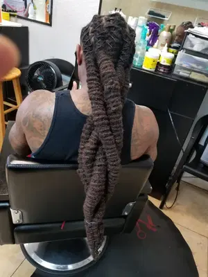 Kut N Stylz Salon suite 2
