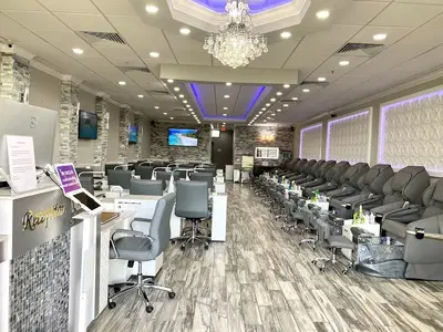 Solar Nails & Spa