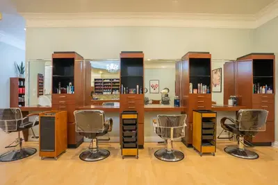 Amalie Beauty Bar