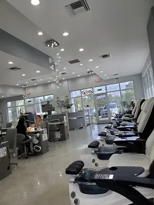 NAILS BUZZ