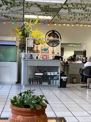 Ann's Salon