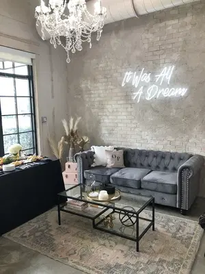 Olivia Poppy Salon