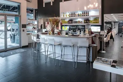 Nouvelle Beauty Bar