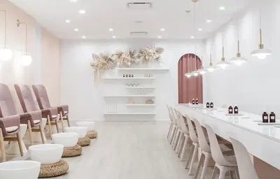 Floreana Nail Spa