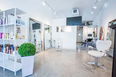 Alexis Salon
